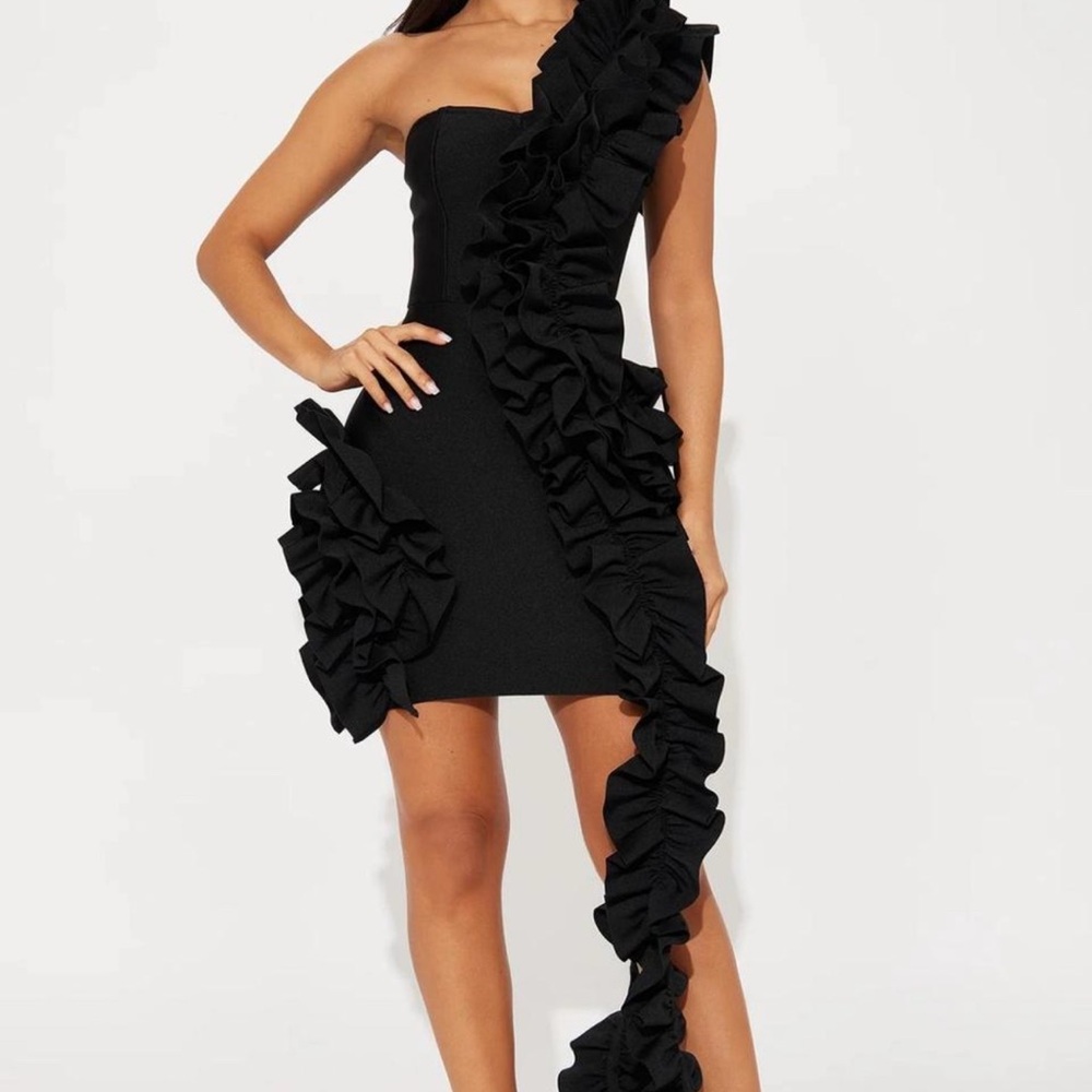 Elegant Black Ruffled One-Shoulder Mini Dress